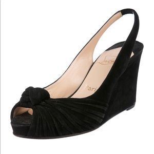 CHRISTIAN LOUBOUTIN
Suede Pleated Slingback Pump